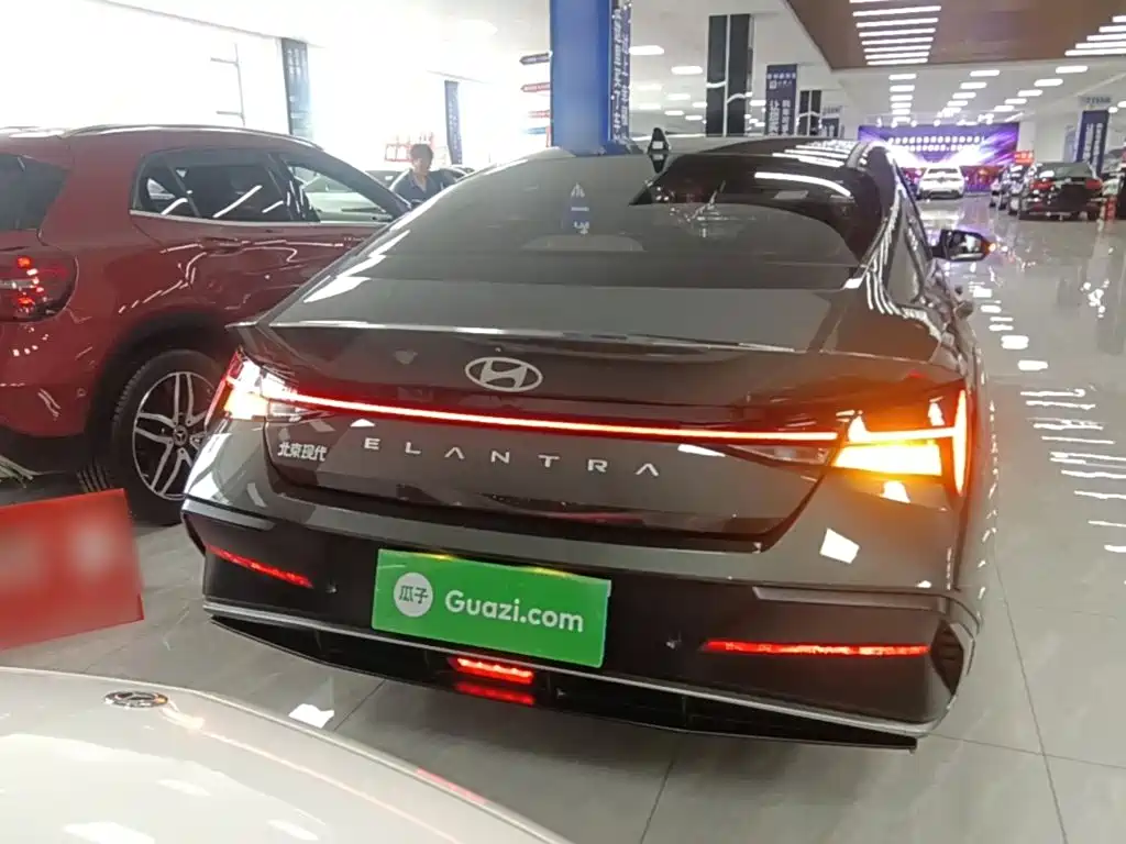 Hyundai Elantra 2025