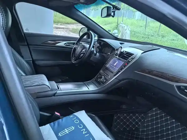 Lincoln MKZ 2020
