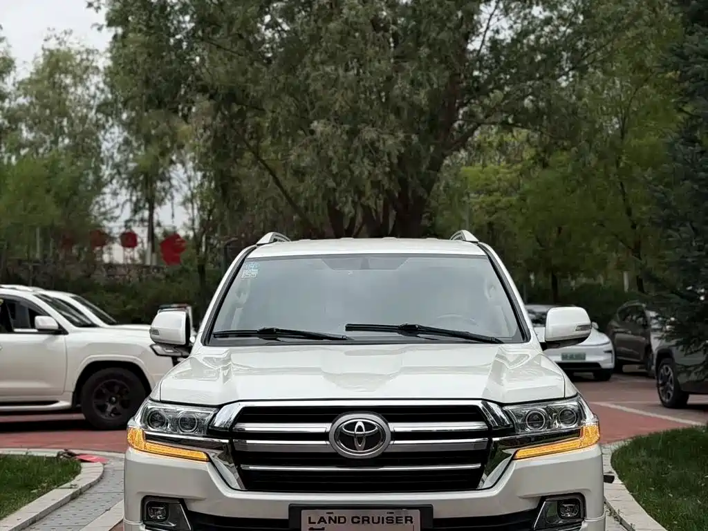 Toyota Land Cruiser 2018 — фото 2