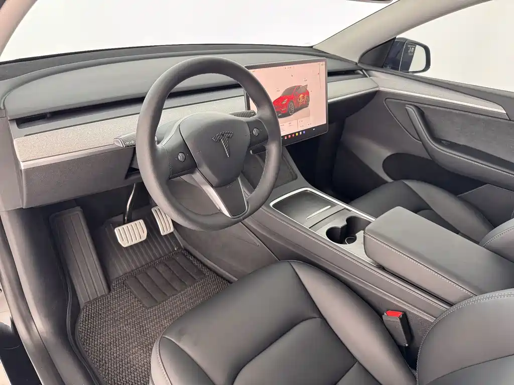 Tesla Model Y 2023 — фото 9