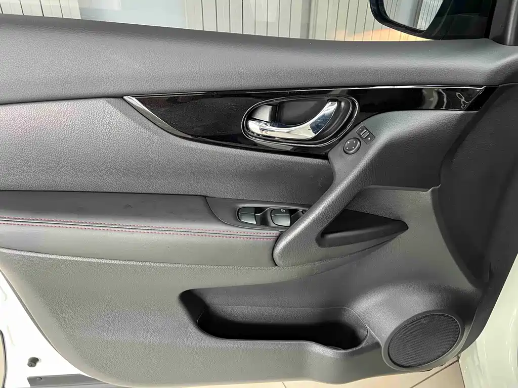 Nissan Qashqai 2023 — фото 8