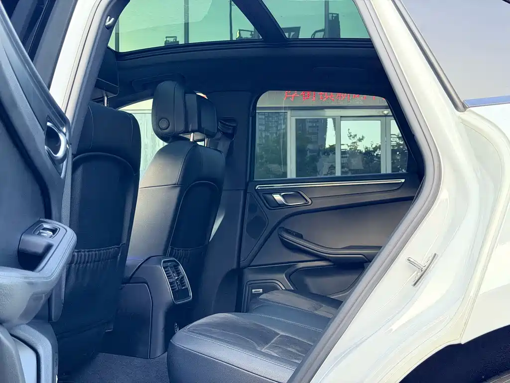 Porsche Macan 2018 — фото 11