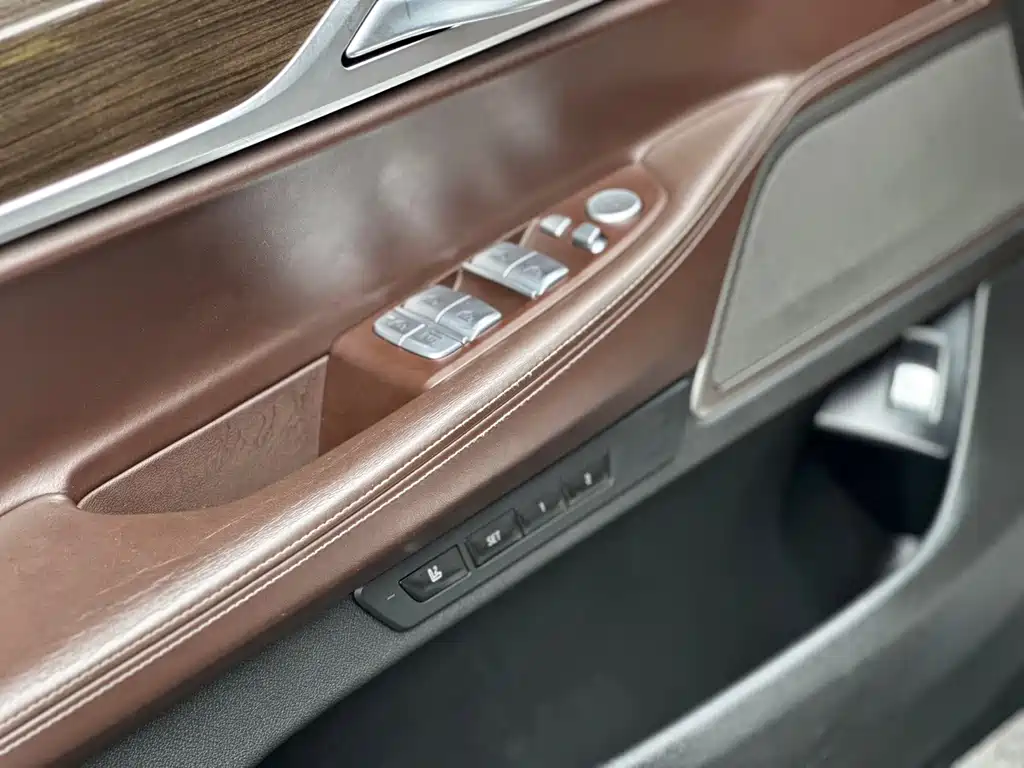 BMW 7 Series 2021 — фото 16