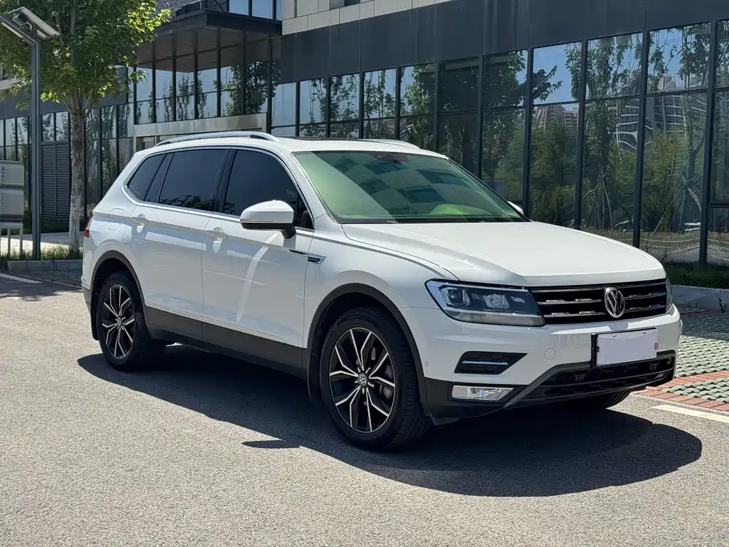 Volkswagen Tiguan L 2020 — фото 24