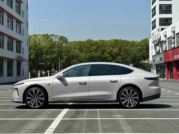 NIO ET7 2025