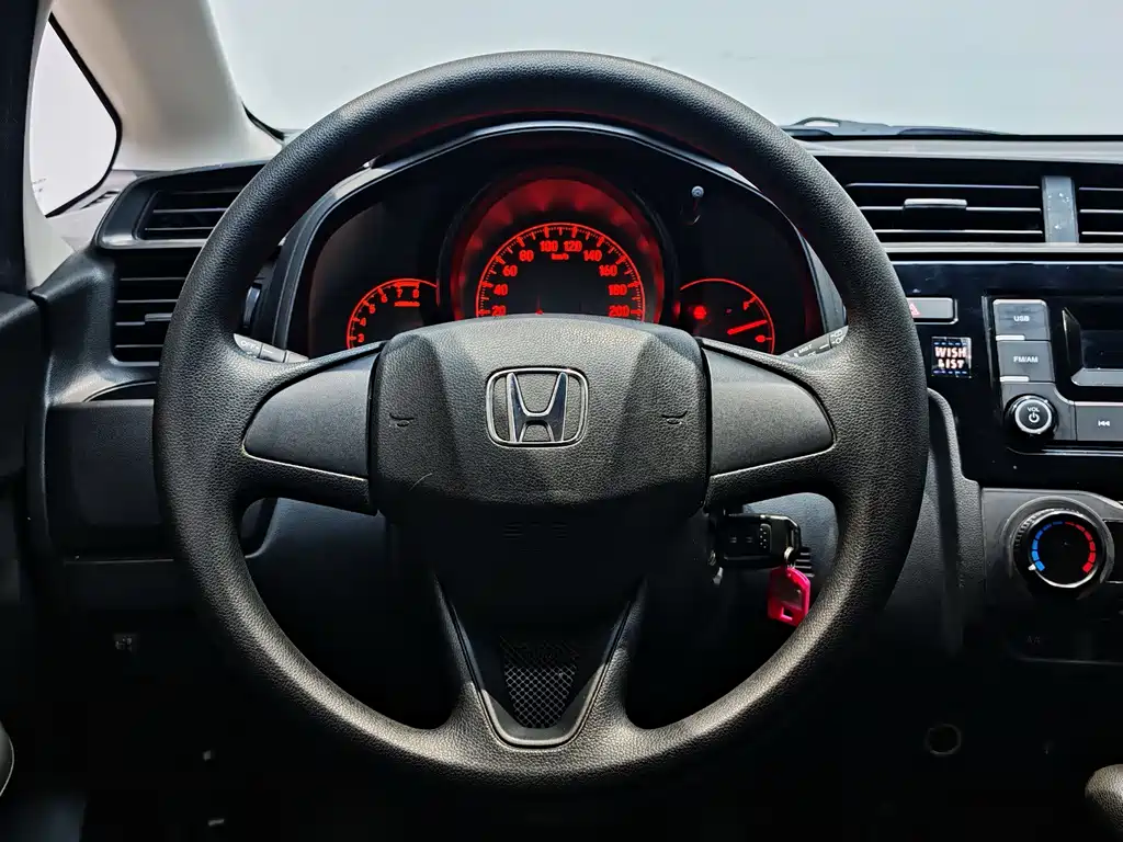 Honda Fit 2018 — фото 15
