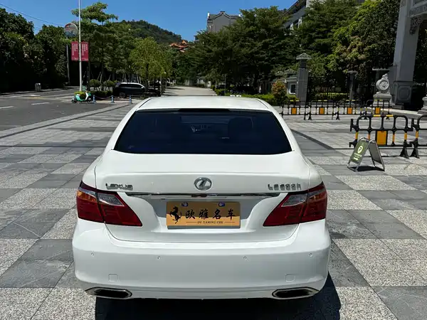 Lexus LS 2006