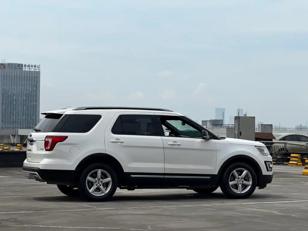 Ford Explorer 2017 — фото 5
