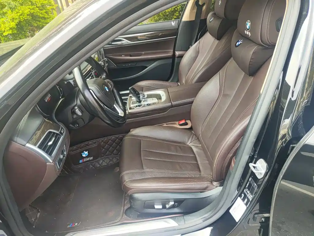 BMW 7 Series 2019 — фото 16