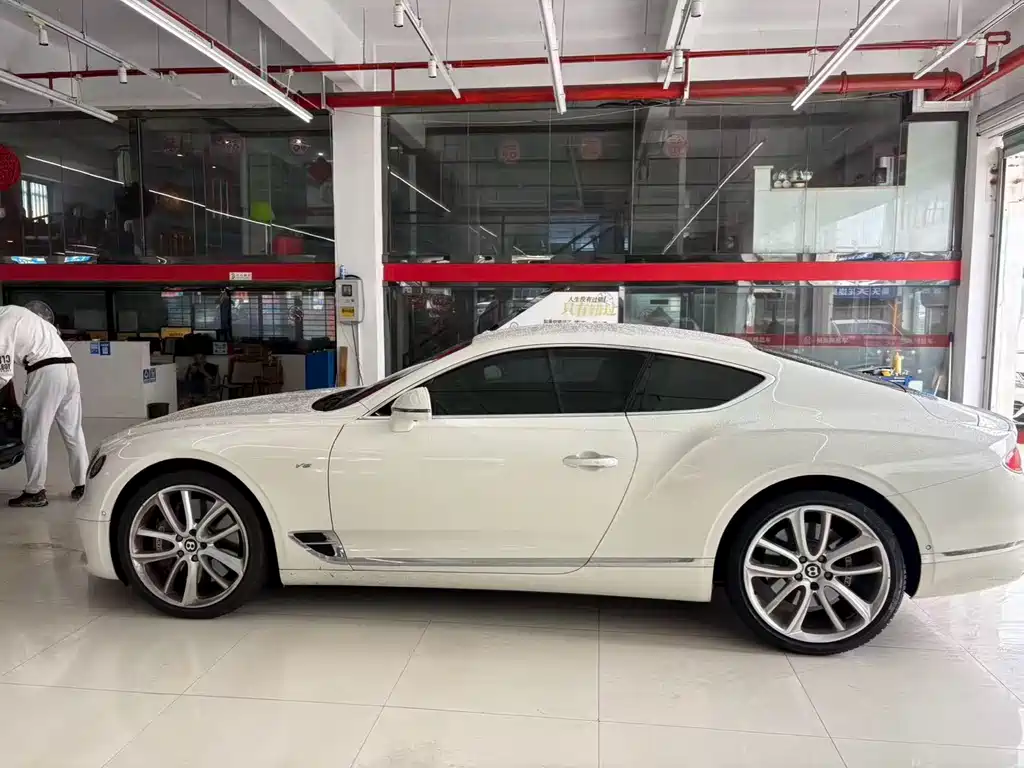 Bentley Continental 2022
