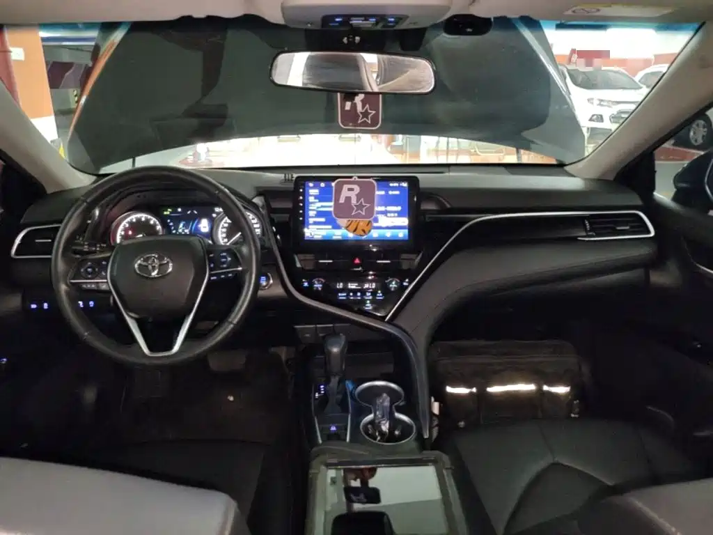 Toyota Camry 2023 — фото 10