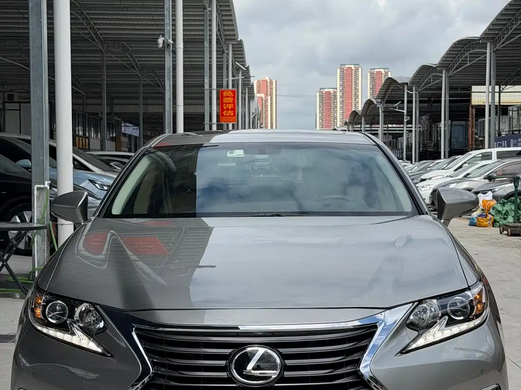 Lexus ES 2015