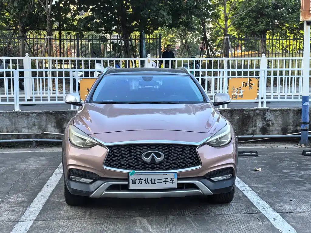 Infiniti QX30 2018 — фото 2