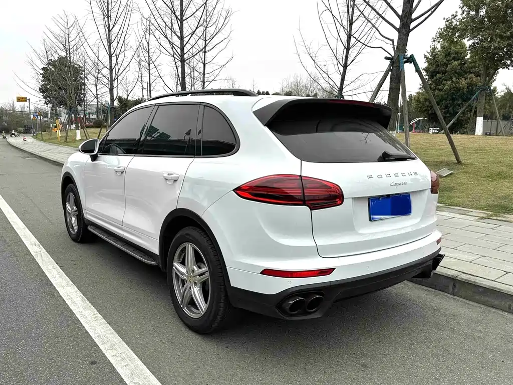 Porsche Cayenne 2015 — фото 7