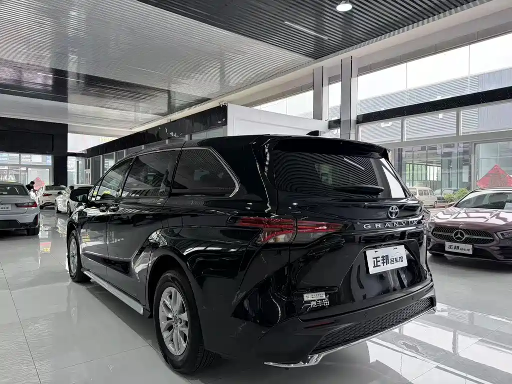 Toyota Granvia 2026