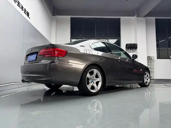 BMW 3 Series 2011