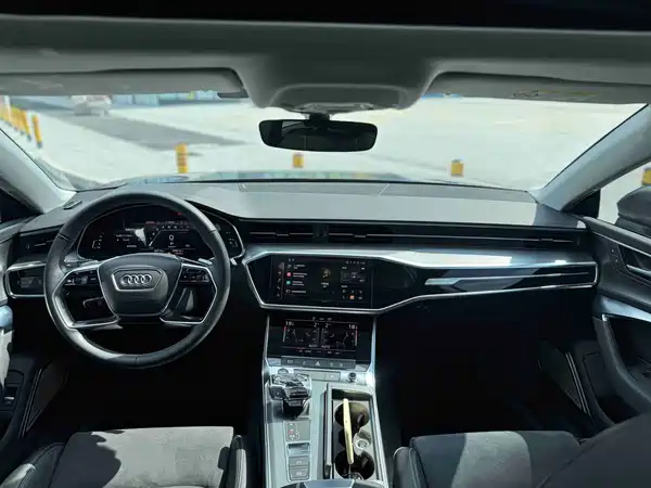 Audi A7L 2023