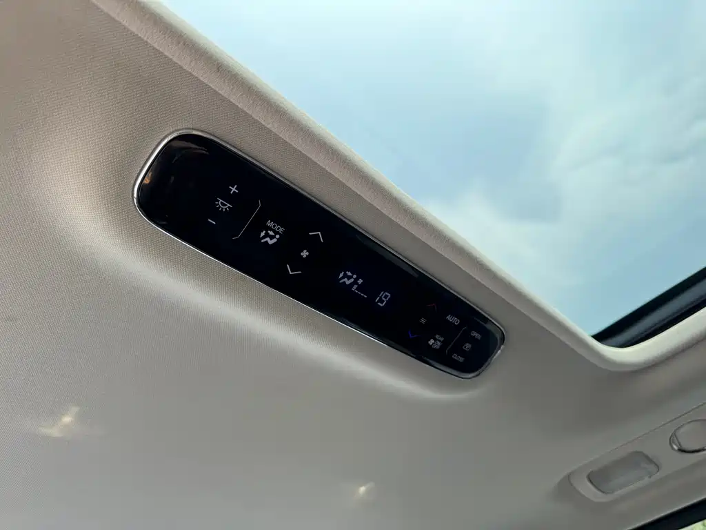 Honda Elysion 2023 — фото 10