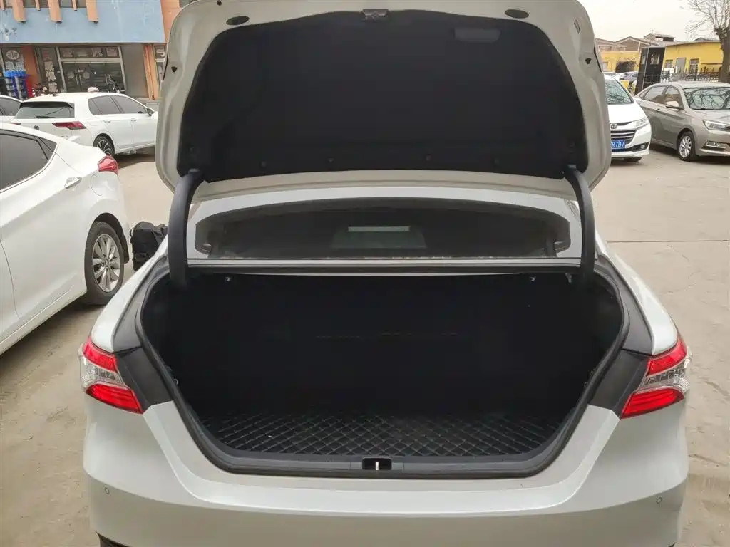 Toyota Camry 2022 — фото 15