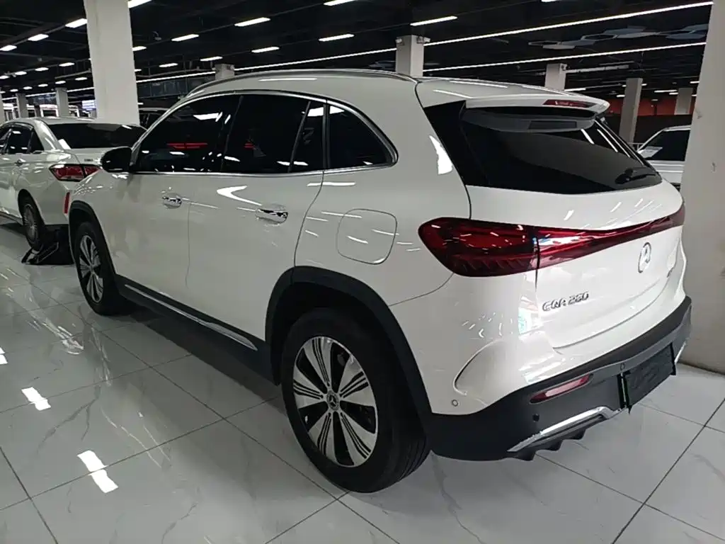 Mercedes-Benz EQA 2024