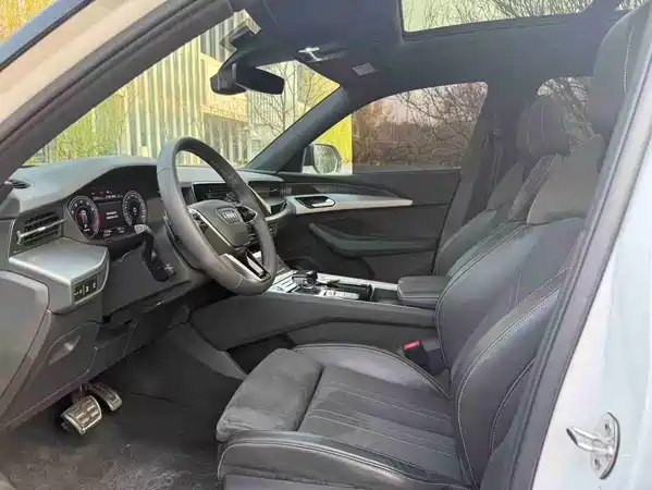 Audi Q6 2024