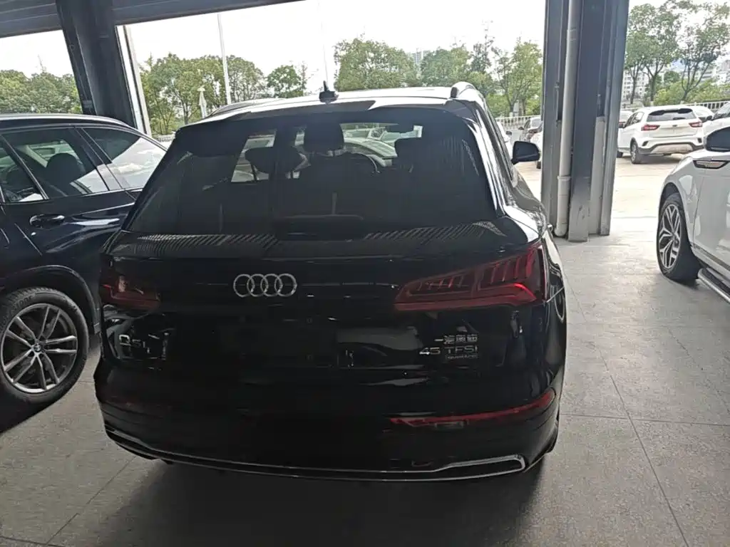 Audi Q5L 2021
