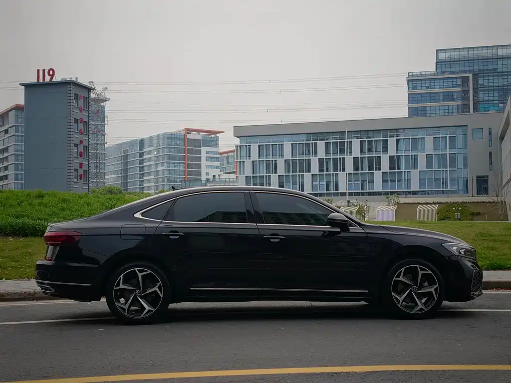 Volkswagen Passat 2024