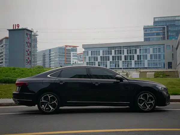 Volkswagen Passat 2024
