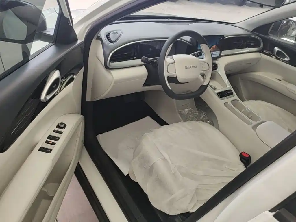 Geely Galaxy Starwish 2026 — фото 16