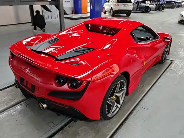 Ferrari F8 2022