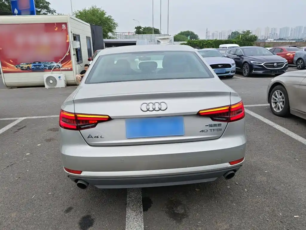 Audi A4L 2017