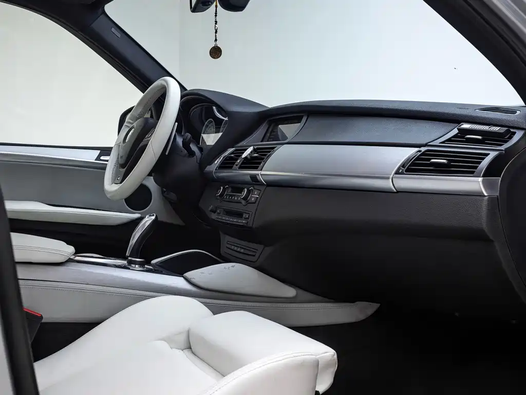 BMW X5 M 2012 — фото 10