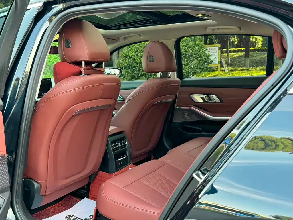 BMW 3 Series 2025