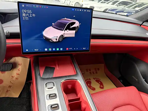 Xiaomi SU7 2024