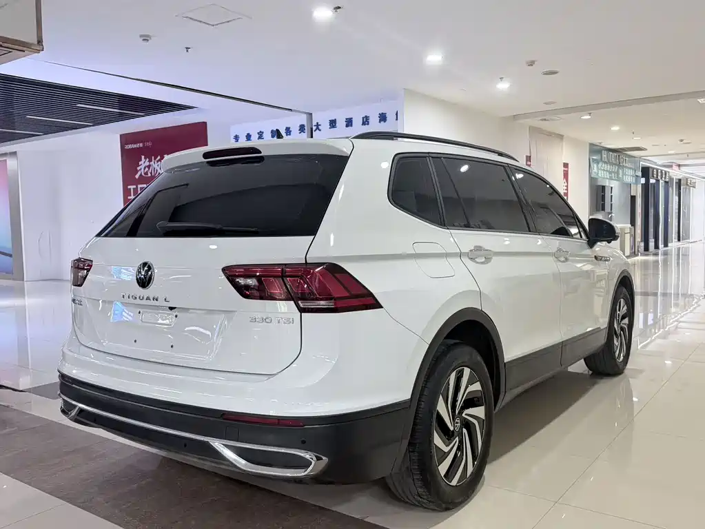 Volkswagen Tiguan L 2023 — фото 9