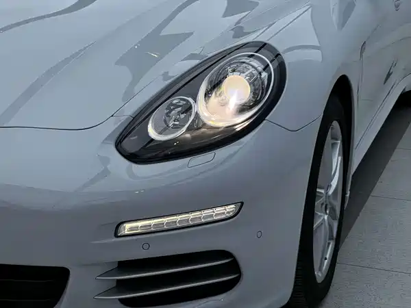 Porsche Panamera 2016