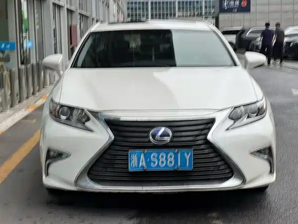 Lexus ES 2016