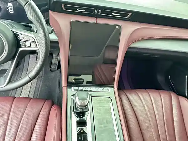 Hongqi H5 2024