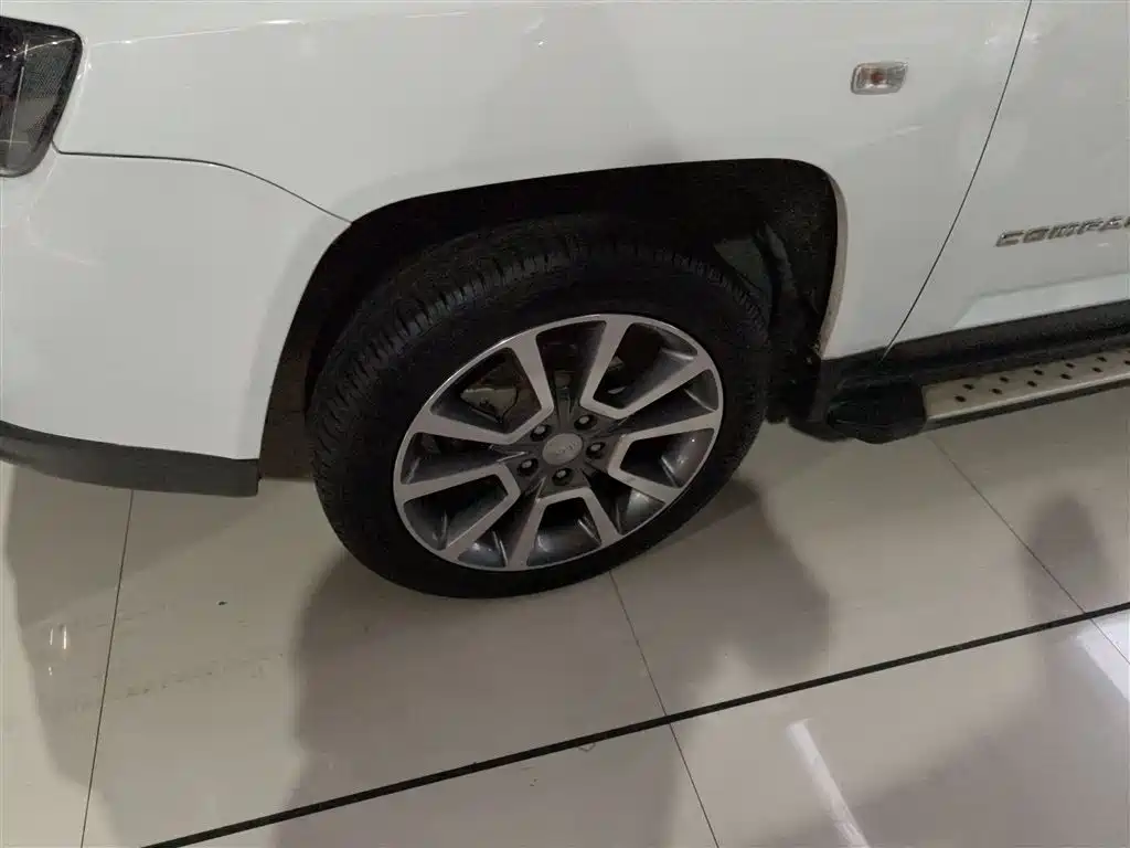 Jeep Compass 2015 — фото 23