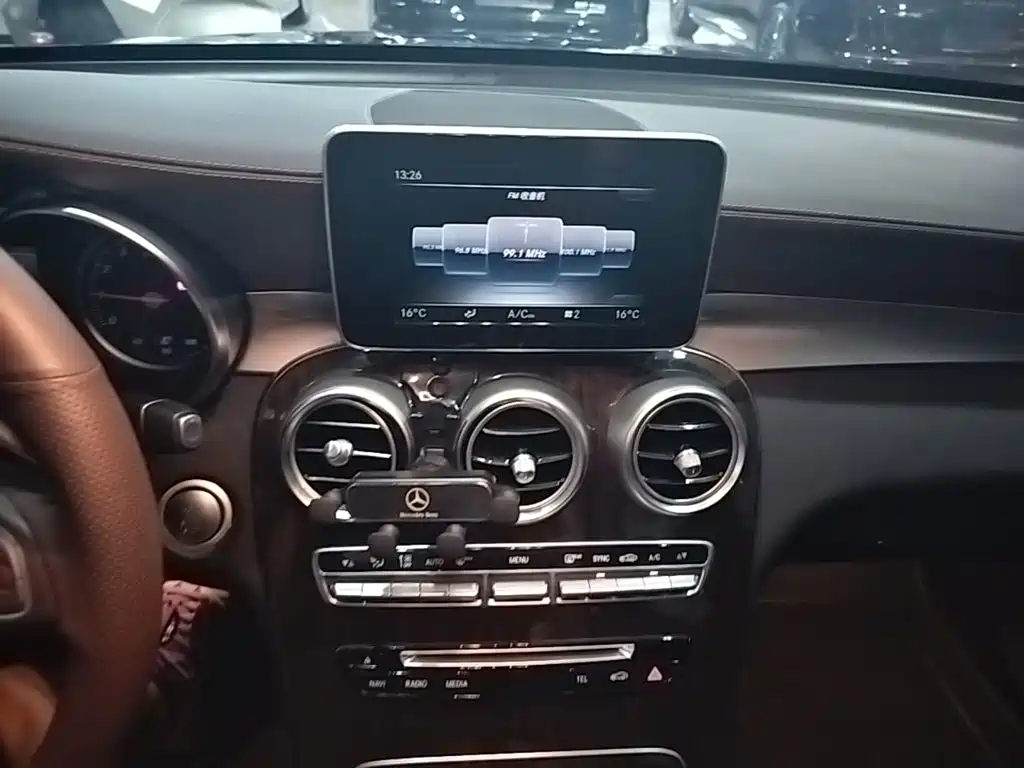 Mercedes-Benz GLC 2019 — фото 13