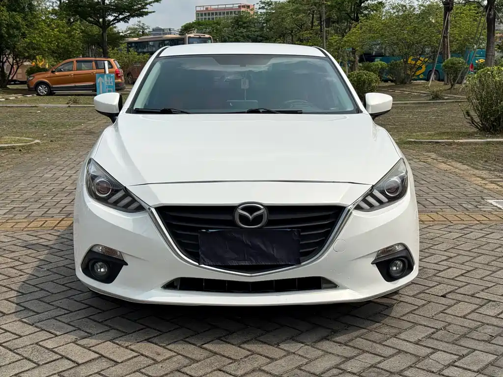 Mazda 3 Axela 2016 — фото 2