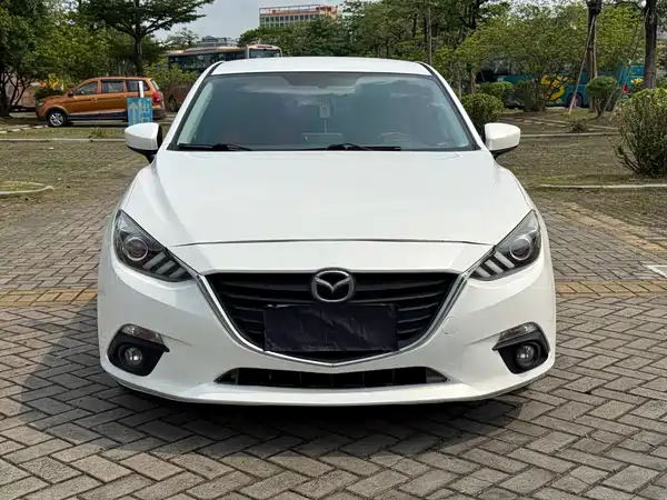 Mazda 3 Axela 2016