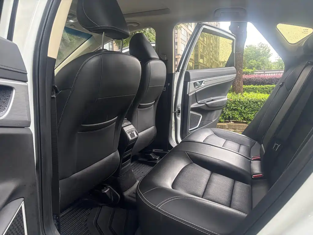 Geely Emgrand GS 2019 — фото 21