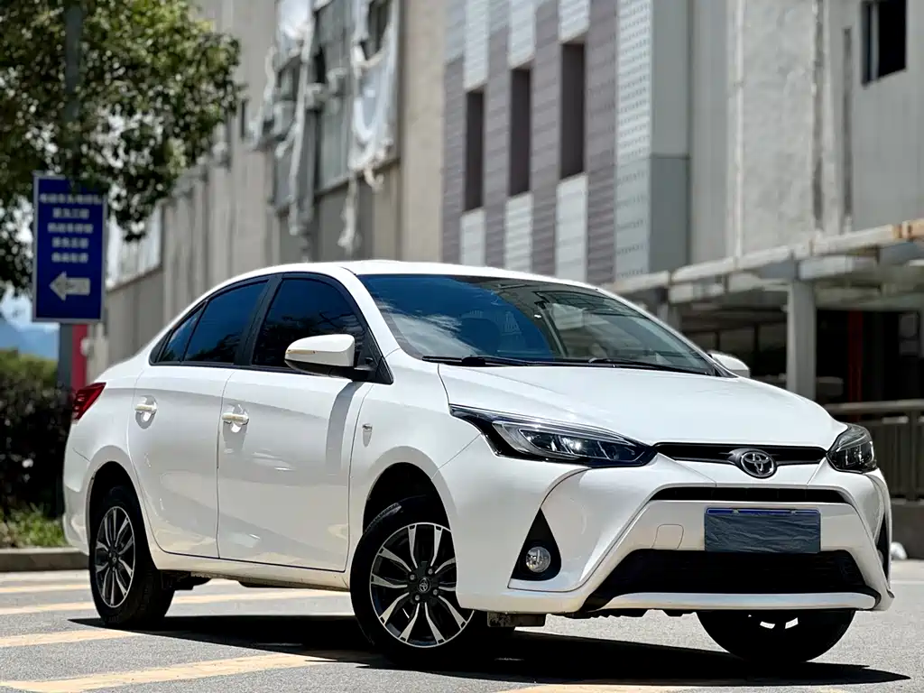 Toyota Yaris L 2021