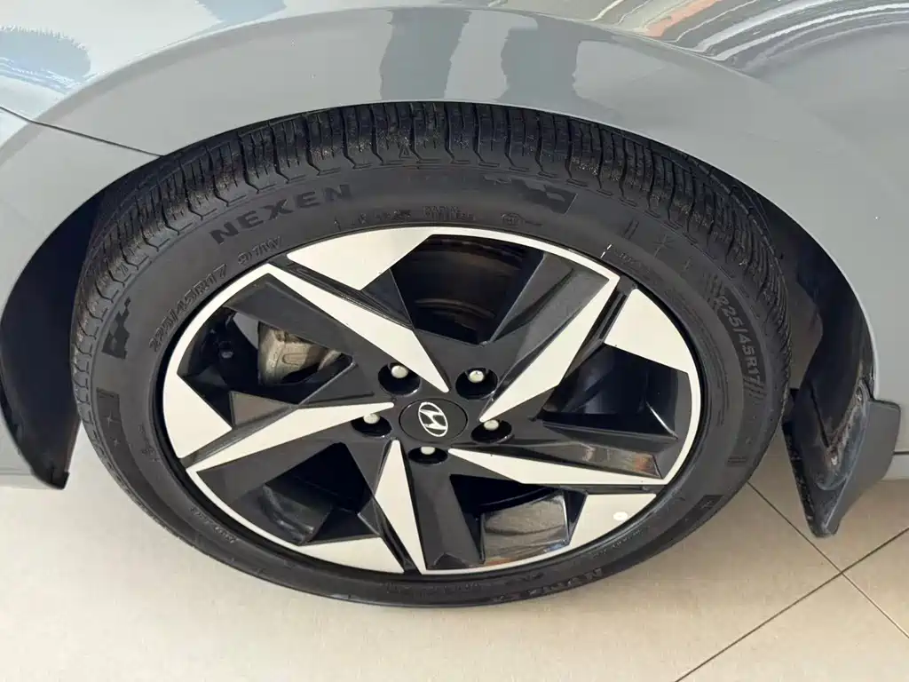 Hyundai Elantra 2022