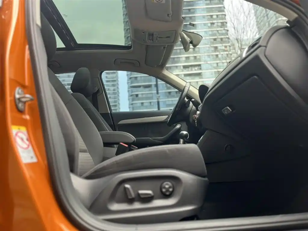 Audi Q3 2015 — фото 18