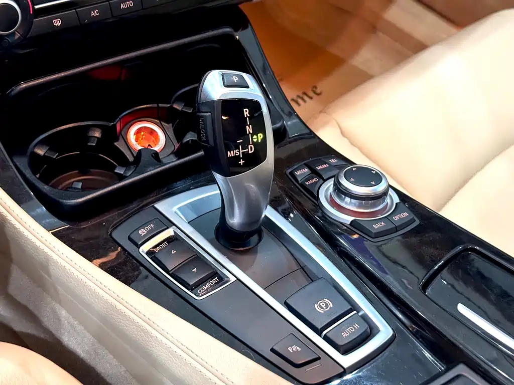 BMW 5 Series 2013 — фото 20
