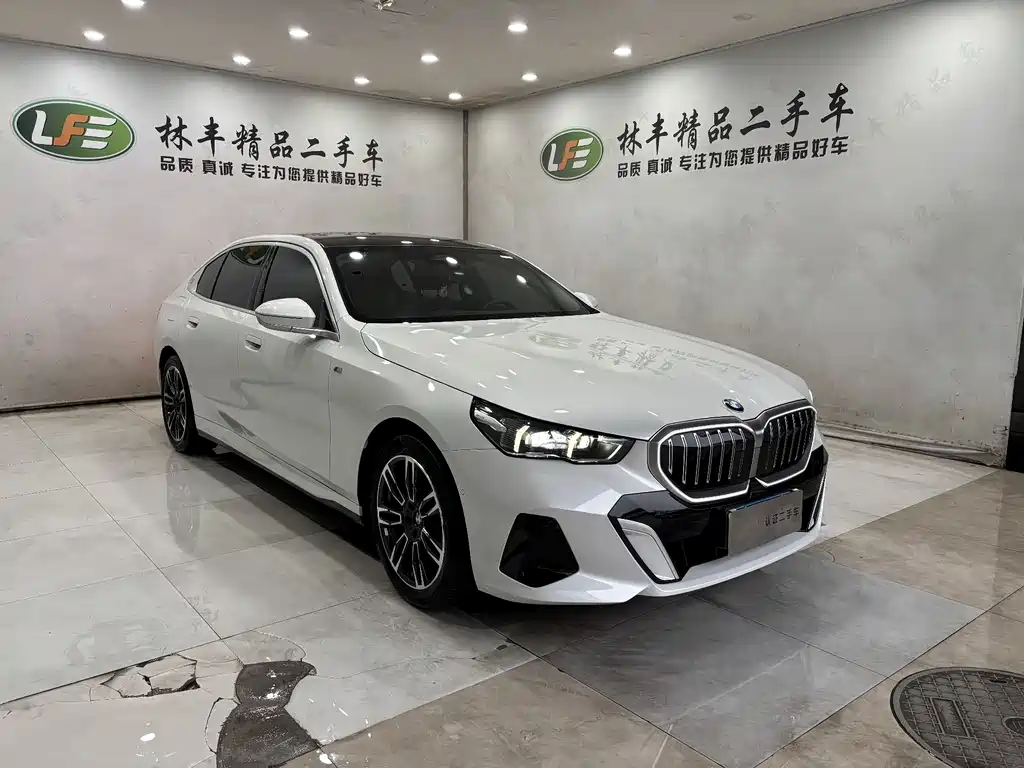 BMW 5 Series 2024