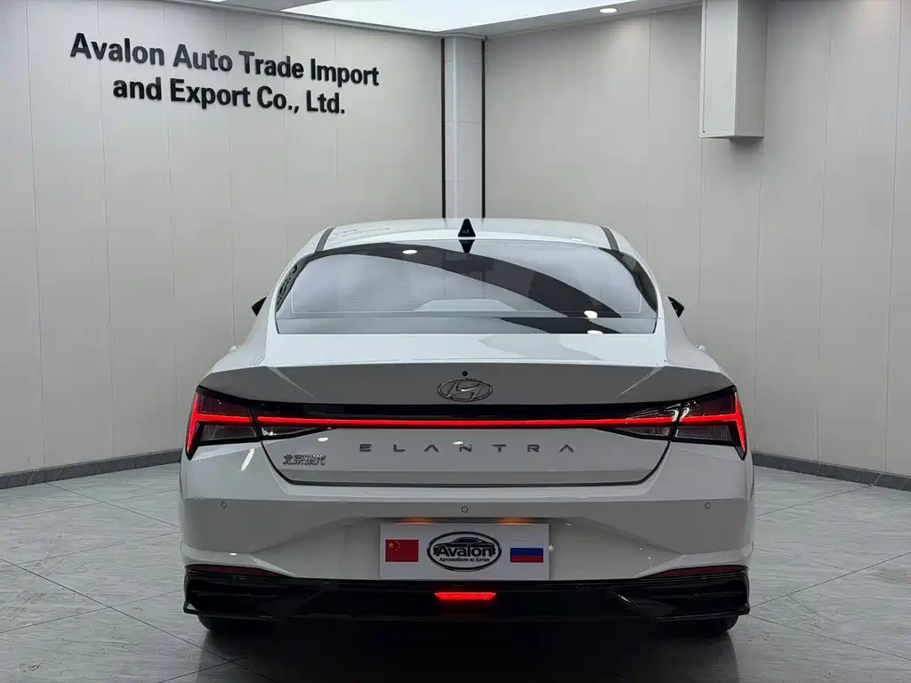 Hyundai Elantra 2022