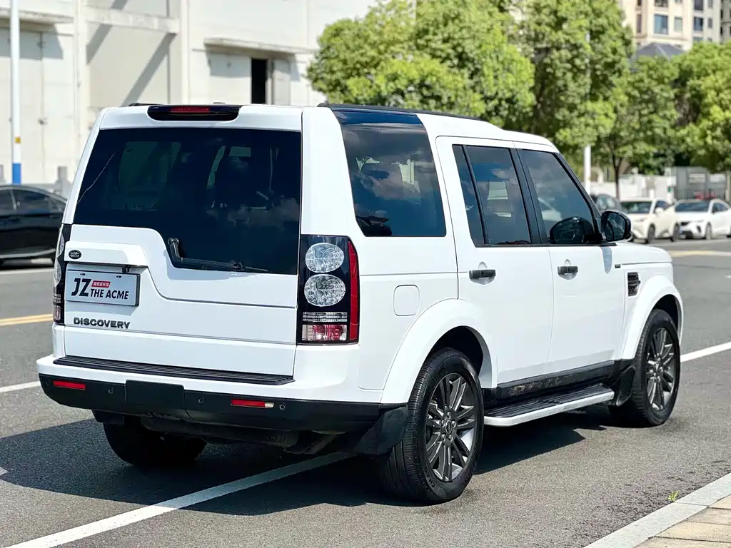 Land Rover Discovery 2017 — фото 16